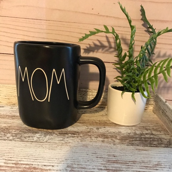 Rae Dunn new MOM mug - Picture 2 of 4